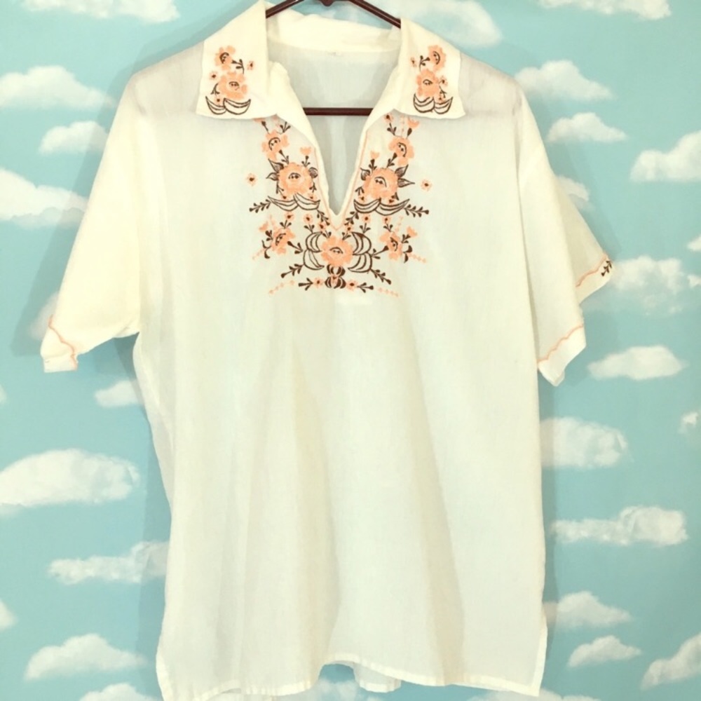 Embroidered floral short sleeved vintage shirt